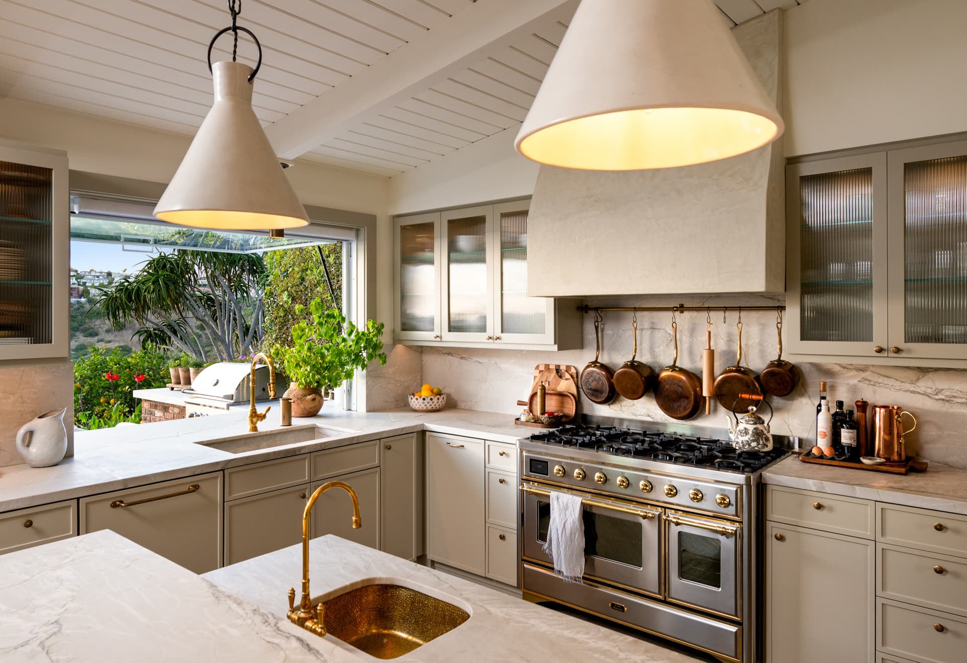 Chef’s Kitchen · Hood & Range