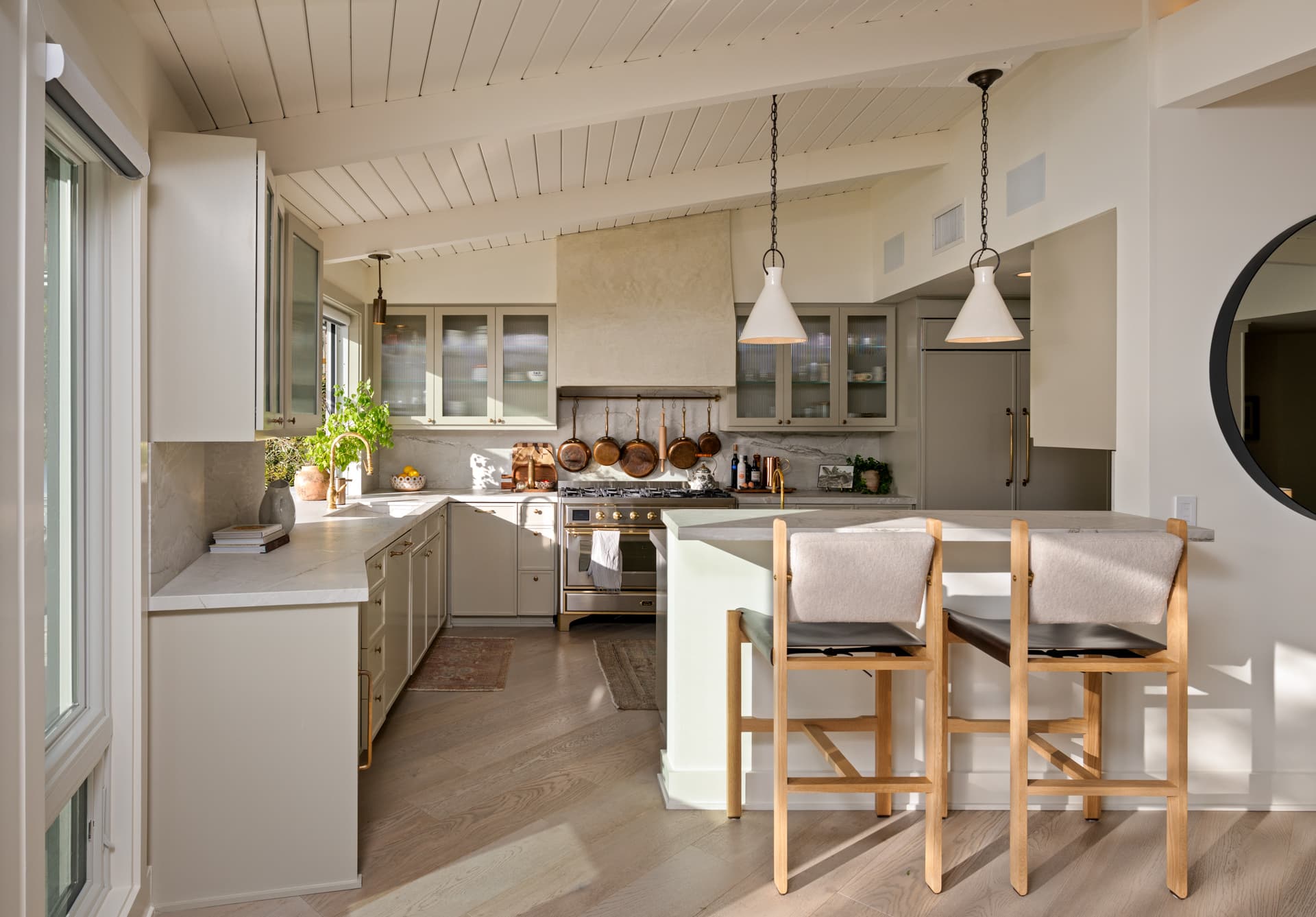 Kitchen & Breakfast Bar