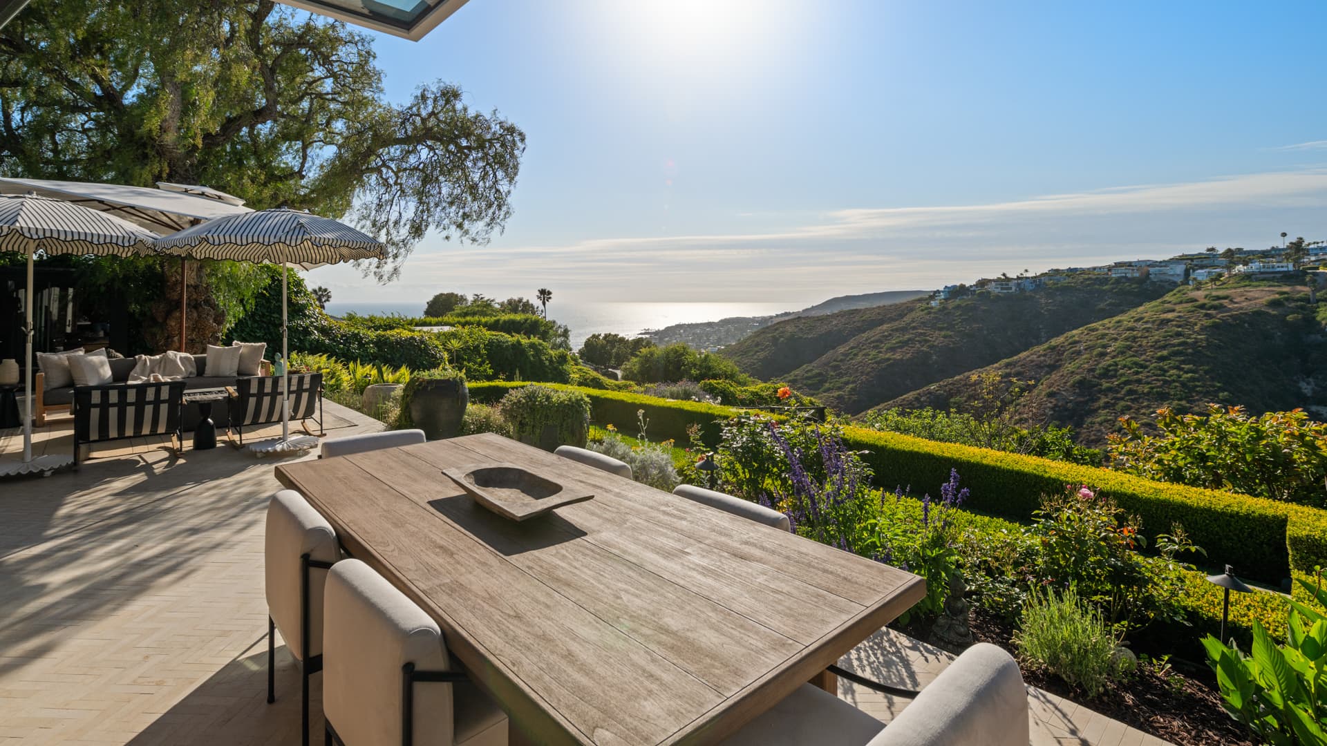 Patio · Al Fresco Dining
